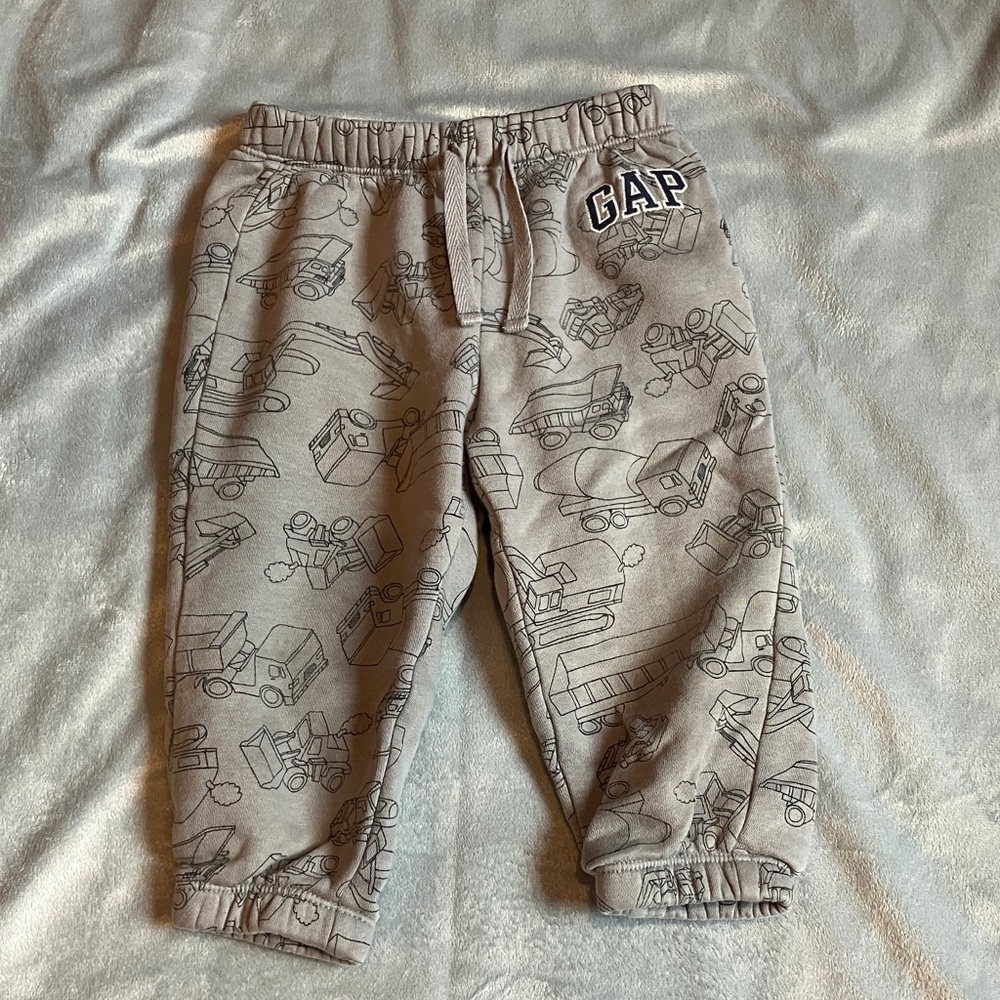 GAP Kids Light Gray Vehicle Print Joggers